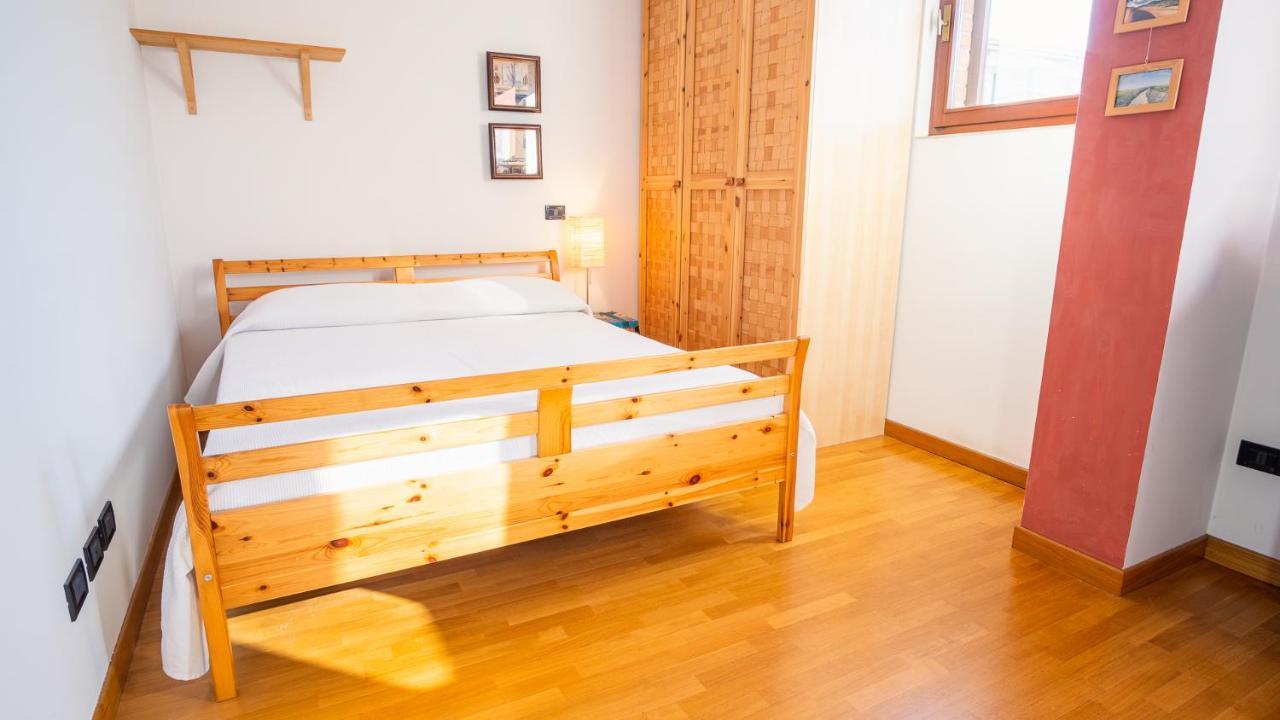 The Zodiac Apartment - Italian Homing Sirmione Luaran gambar