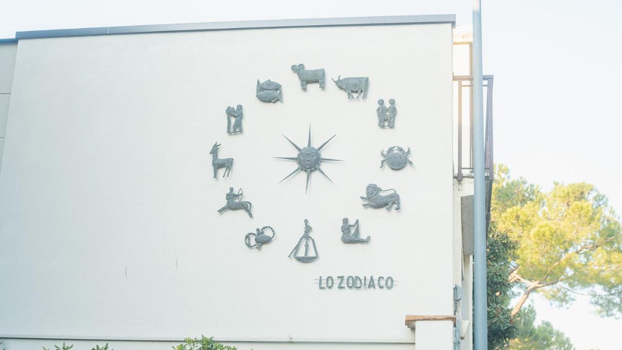 The Zodiac Apartment - Italian Homing Sirmione Luaran gambar