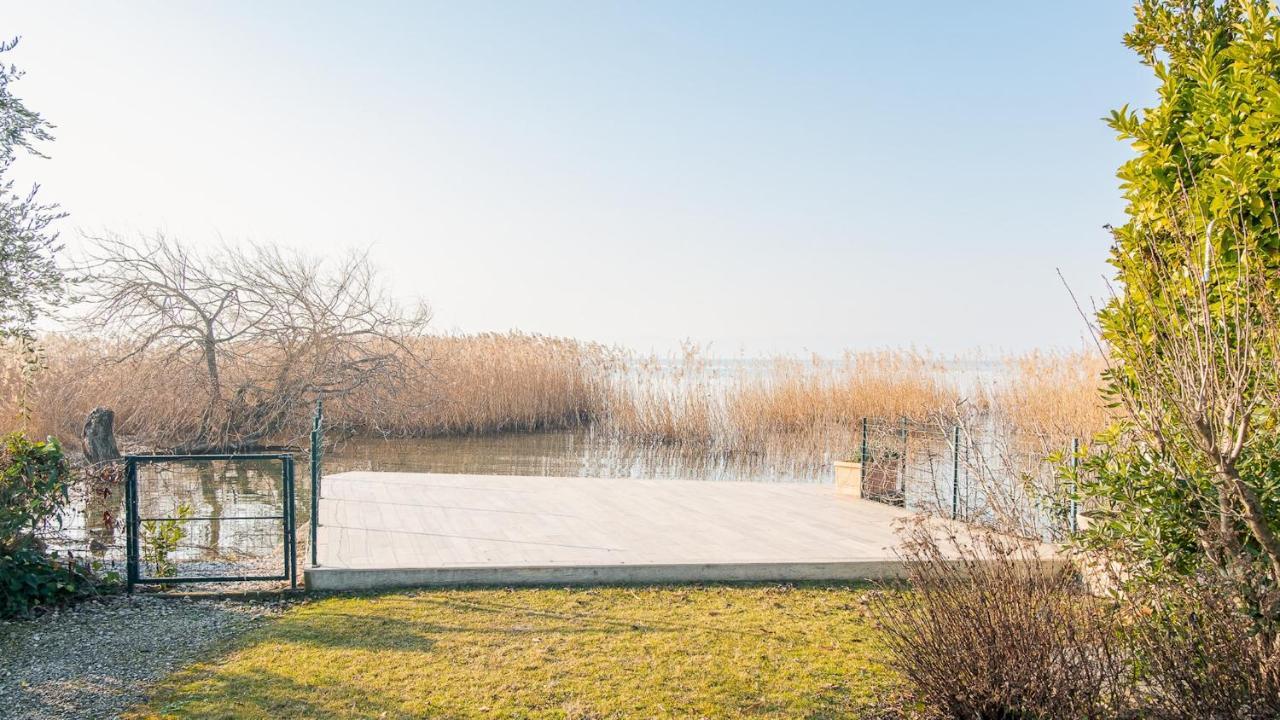 The Zodiac Apartment - Italian Homing Sirmione Luaran gambar