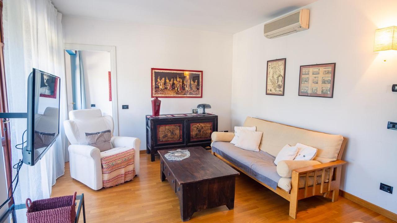 The Zodiac Apartment - Italian Homing Sirmione Luaran gambar
